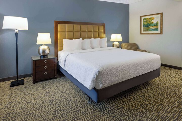 Room 5 of 22