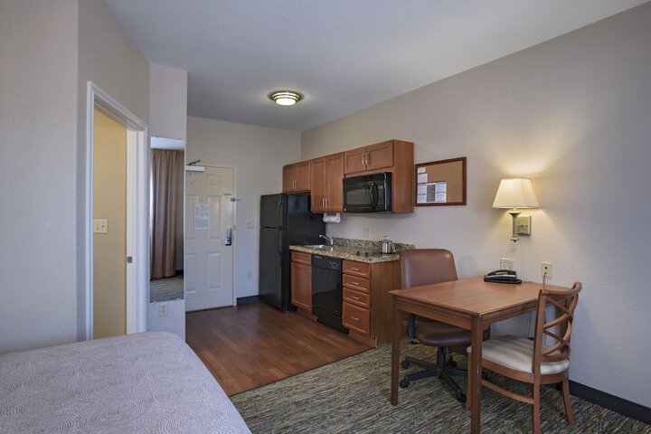 Room 13 of 27