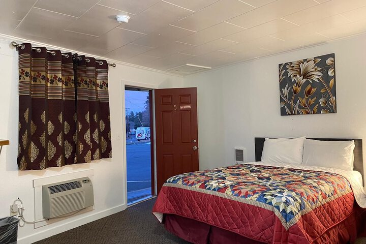 Room 15 of 32