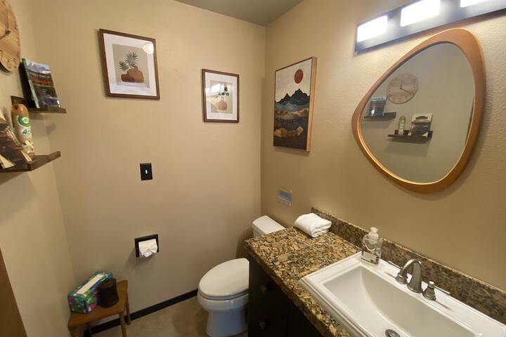 PNW MCM 155ft Private Waterfront Gem on Raft Island w / Hot Tub 3 Bedroom Home by RedAwning
