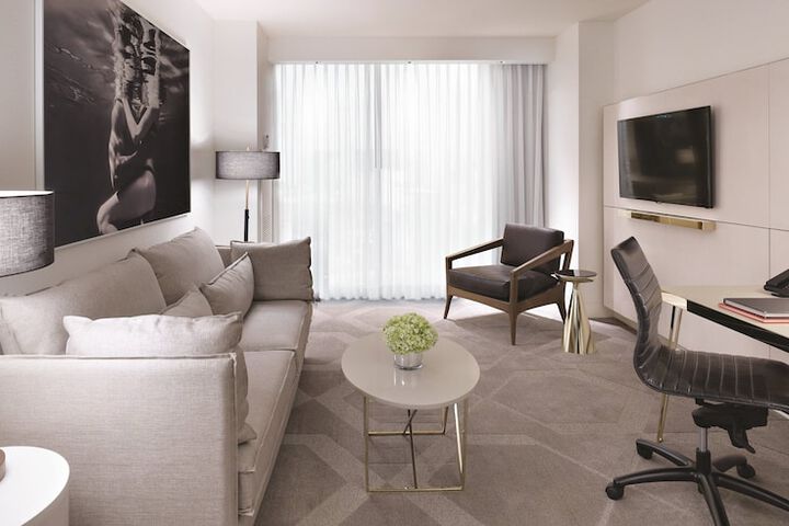 Room 32 of 53