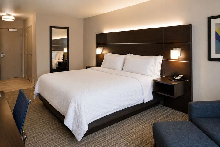 Holiday Inn Express & Suites Hood River by IHG