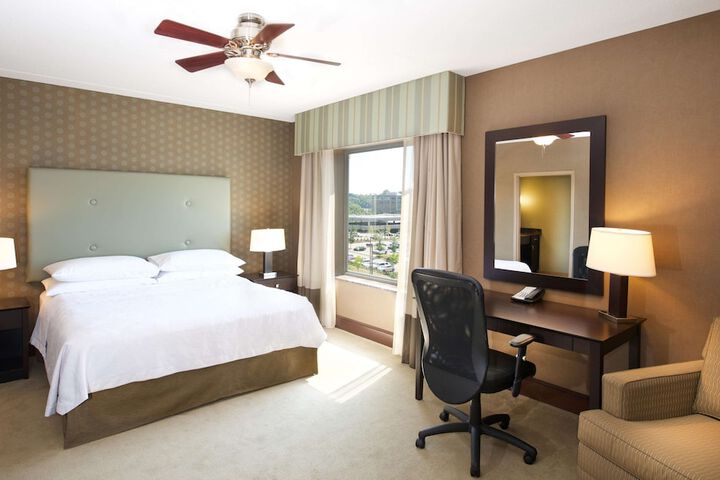 Room 12 of 33