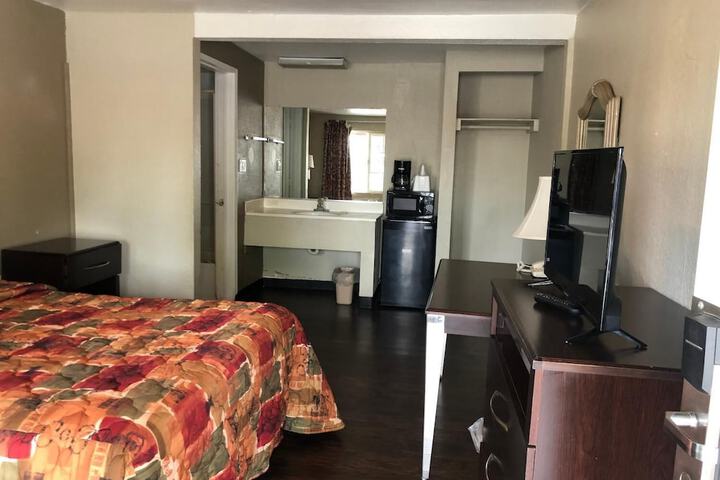 Room 15 of 31