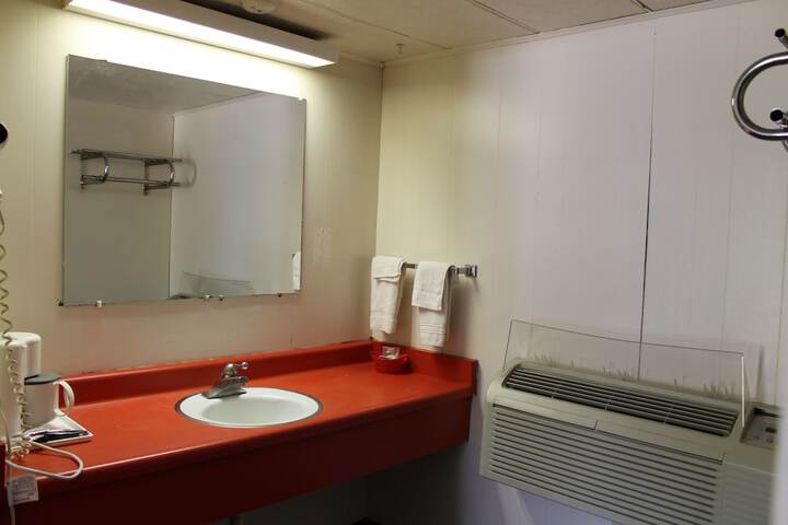 Room 22 of 53