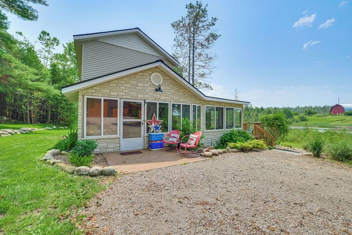Riverfront Cheboygan Cabin w / Kayaks & Dock!