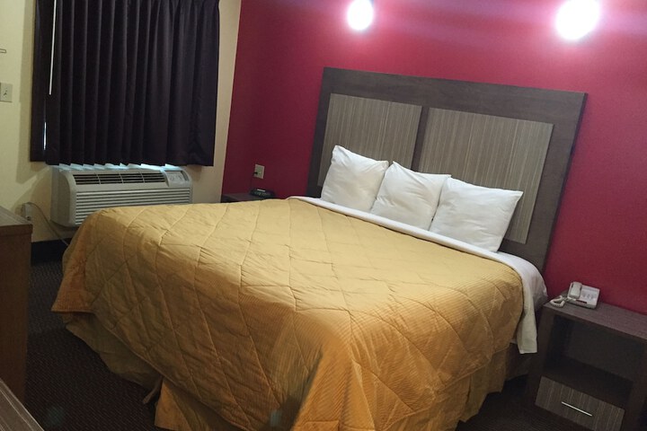 Room 15 of 19