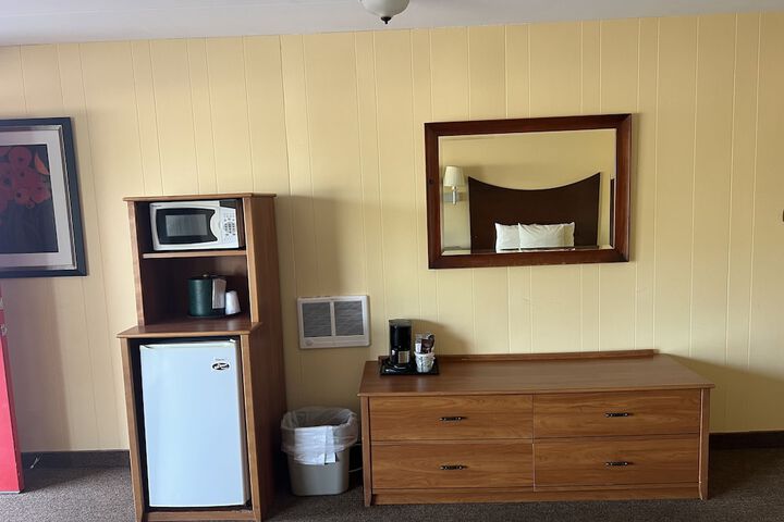 Room 261 of 443