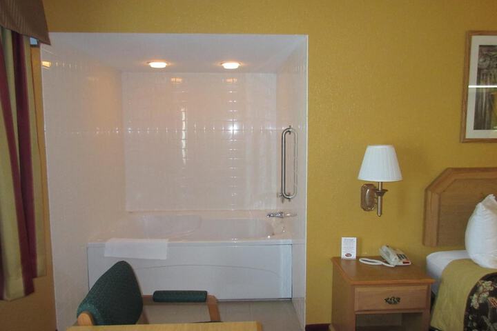 Room 15 of 36
