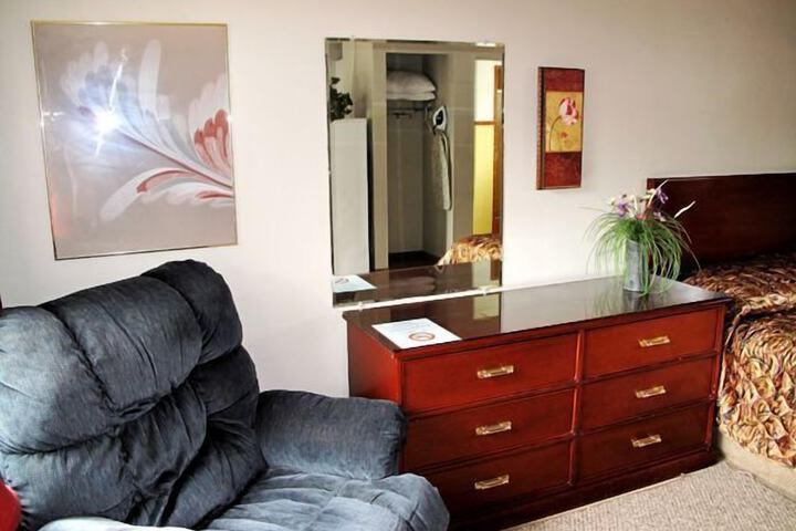 Room 10 of 20