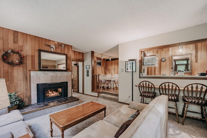 84SW - Sauna - Soaker Tub - Fireplace - Sleeps 6