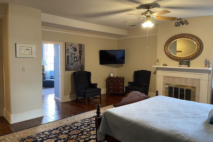 Room 7 of 170