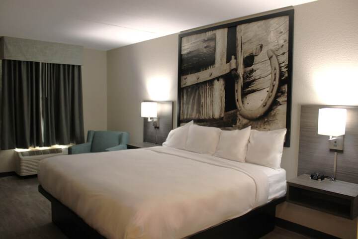 Boarders Inn & Suites by Cobblestone Hotels - Lamar