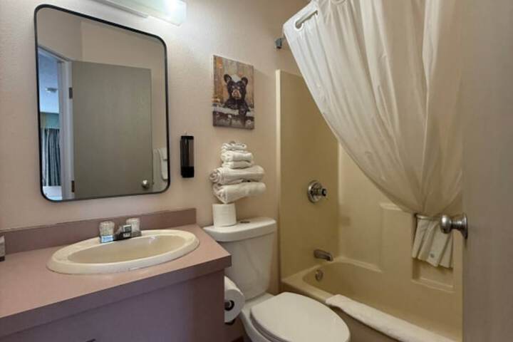Nisswa Hotel and Suites