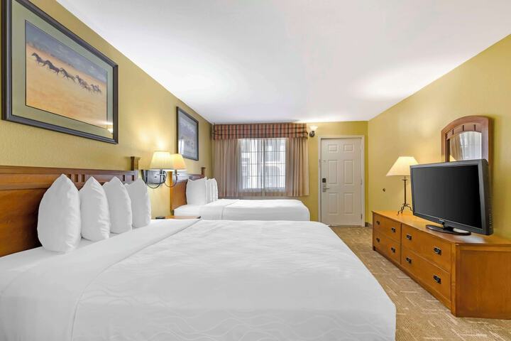 Room 12 of 25
