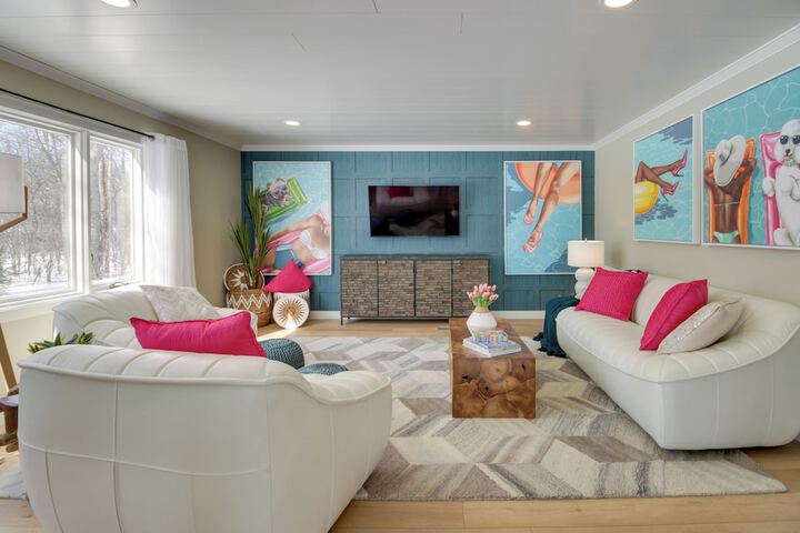 Home Rental on Detroit Lake: Dock Game Room!