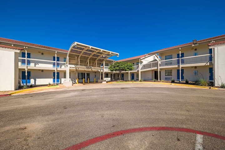 Motel 6 Dallas TX - Farmers Branch