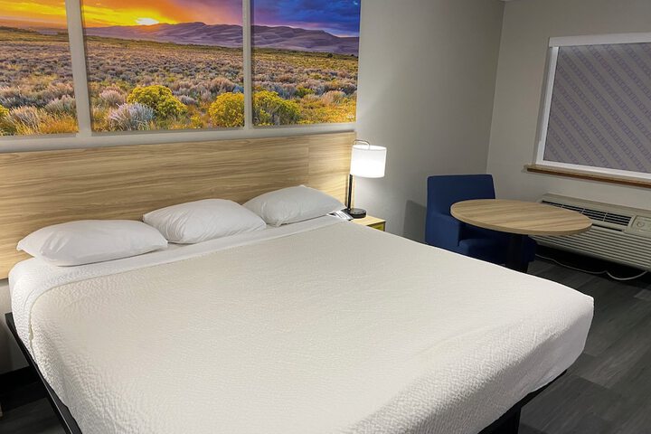Room 13 of 24