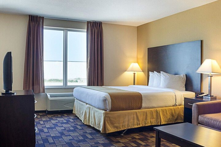 Quality Inn & Suites Minot North