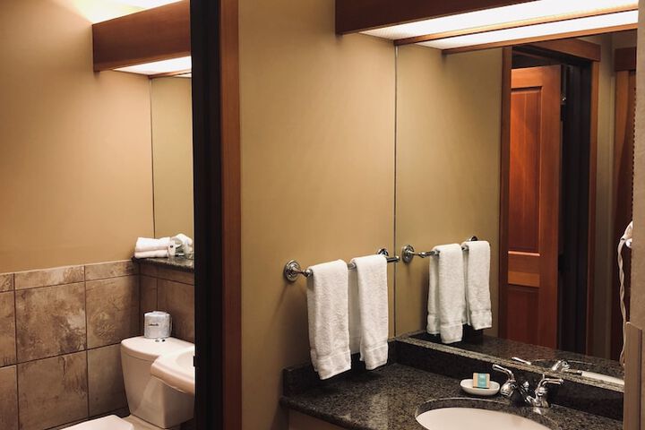 Heathman Lodge