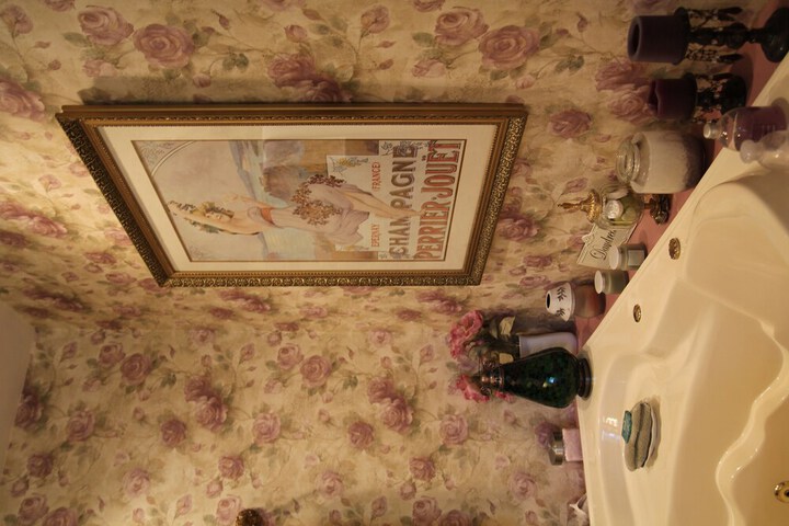 Room 38 of 54