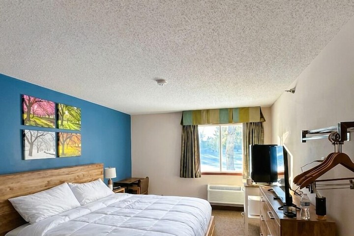 Nisswa Hotel and Suites