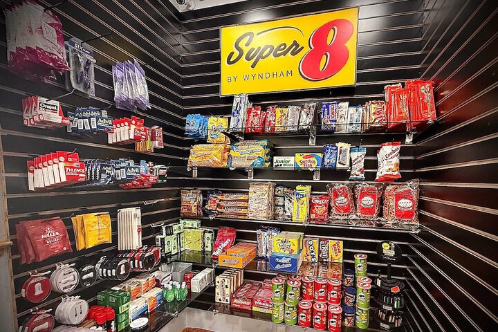 Super 8 by Wyndham Uniontown PA