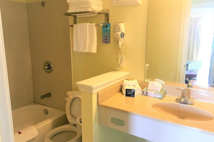 Travelodge by Wyndham Fairfield / Napa Valley
