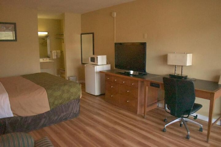 Room 17 of 25