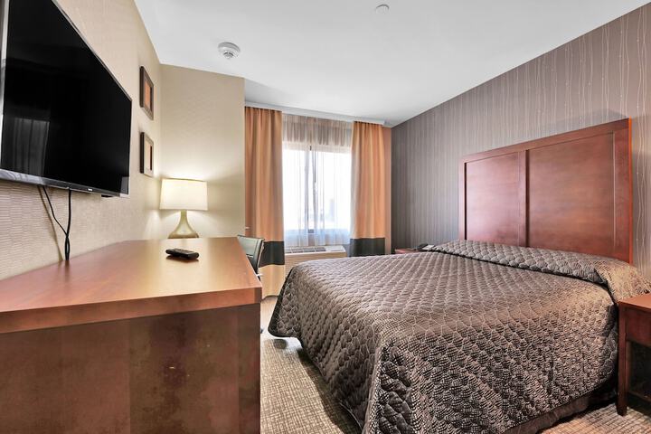 Room 4 of 5