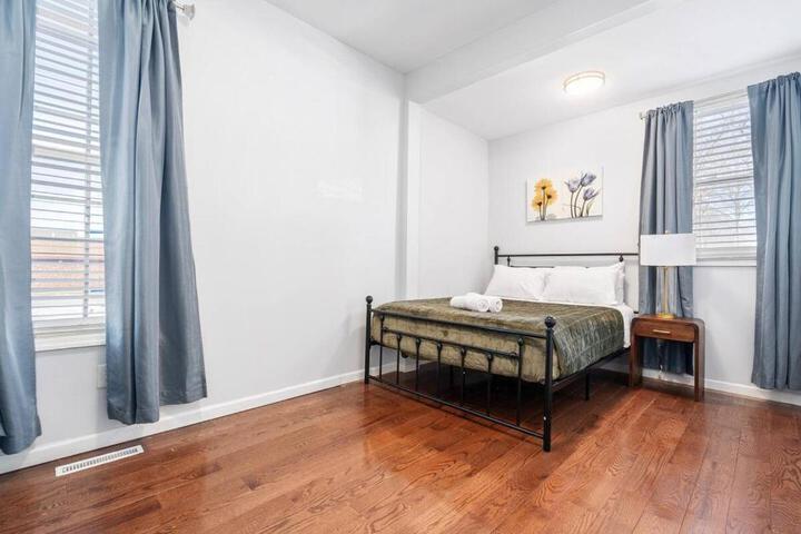 Modern 3 Bed Apt Parking W D