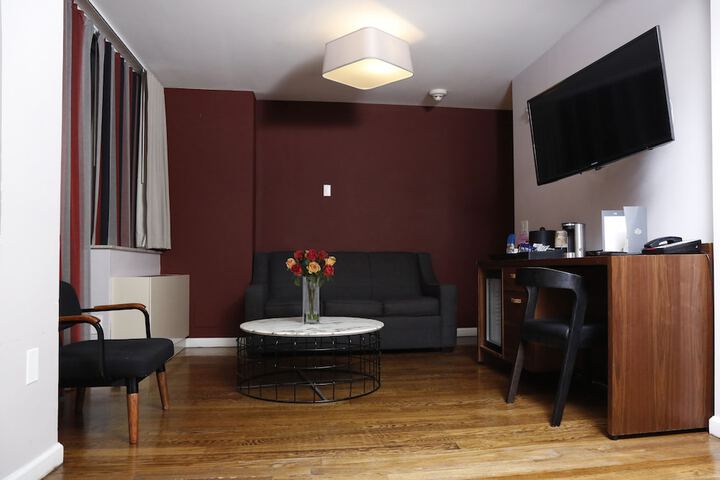 Room 26 of 69