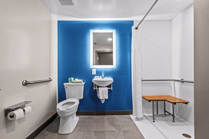 Holiday Inn Express Hotel & Suites Carneys Point by IHG