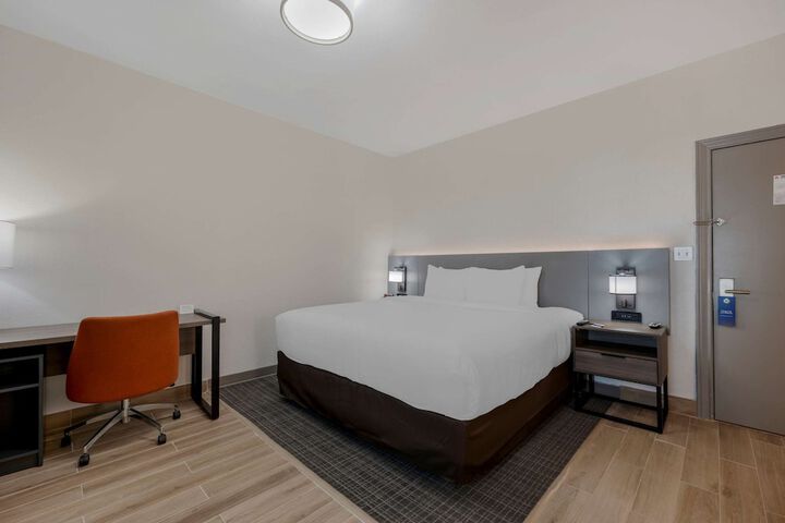 Room 42 of 59