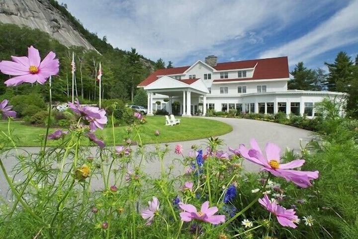 The White Mountain Hotel & Resort