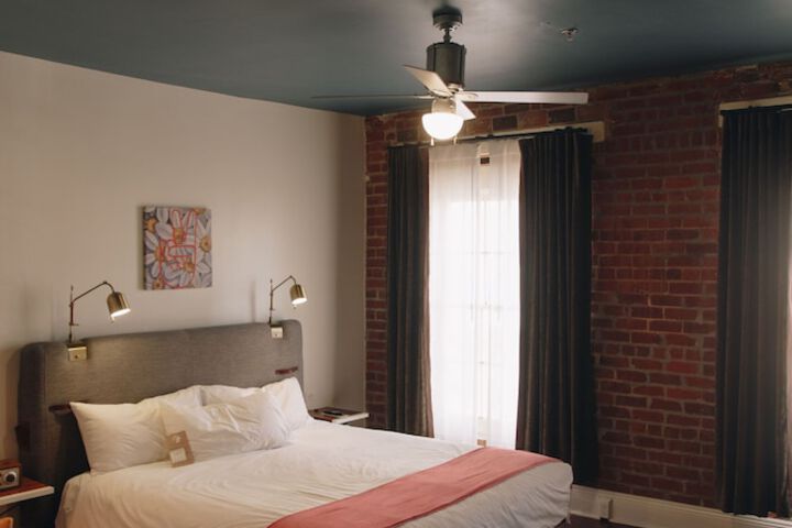 Room 62 of 94