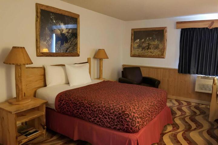 Sandpoint Inn