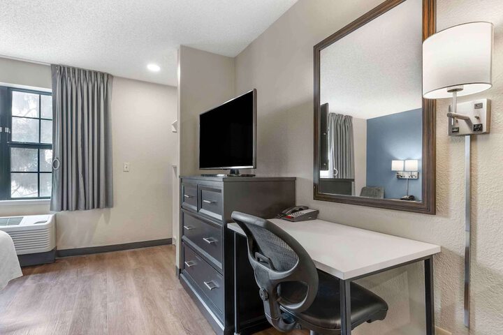 Room 41 of 87