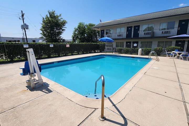 Motel 6 Conroe TX