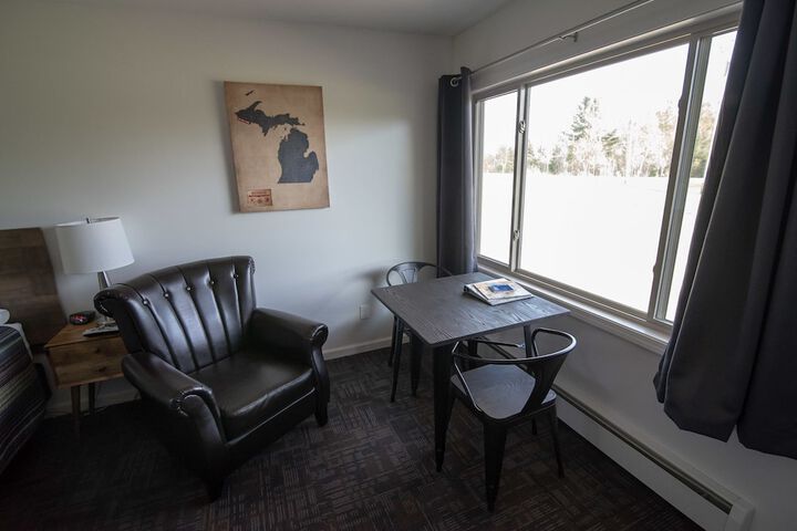 Three Lakes Motel