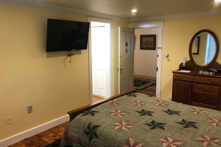 Room 13 of 64