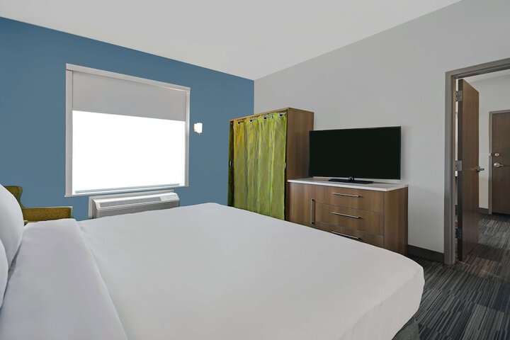 Room 30 of 53