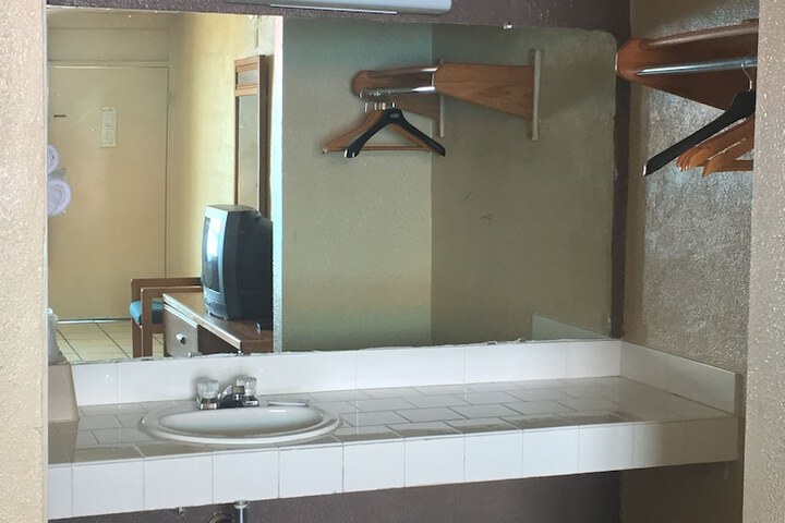 Room 18 of 50