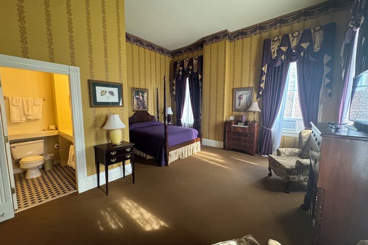 Room 13 of 142