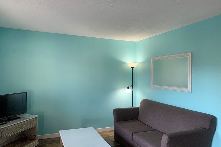 Room 37 of 77