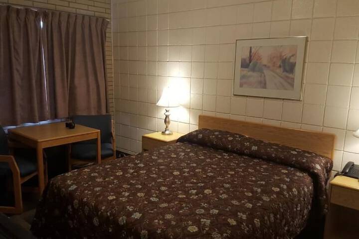 Safari Inn Motel
