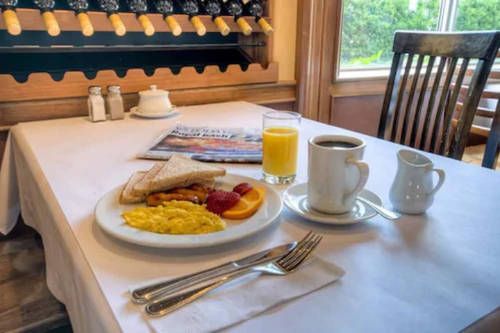 Breakfast/Coffee Service 23 of 27
