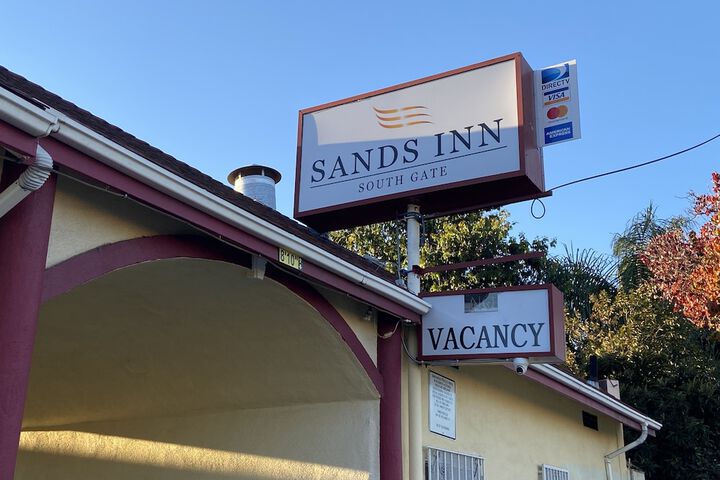 Sands Inn