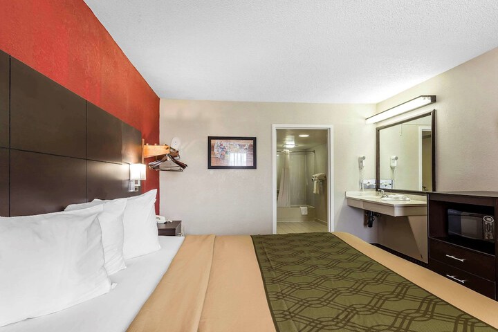 Room 26 of 37