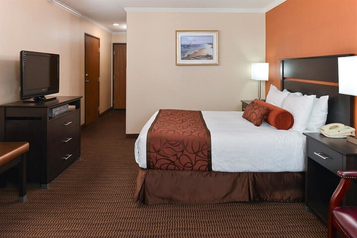 Best Western Plus Landmark Inn